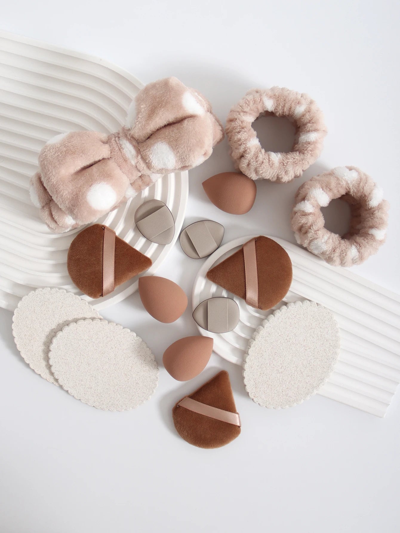 Bandeau moelleux multicolore et ensemble d'éponges blender